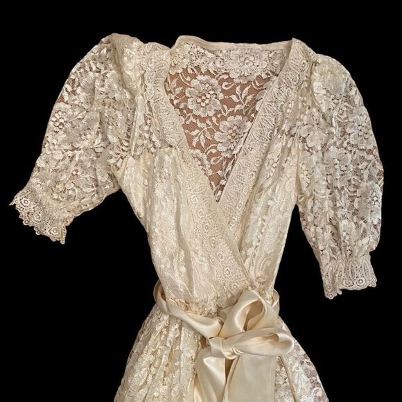 1970’s Lace & Silk Wedding Prom Dress  Size 7/8 - Picture 6 of 13
